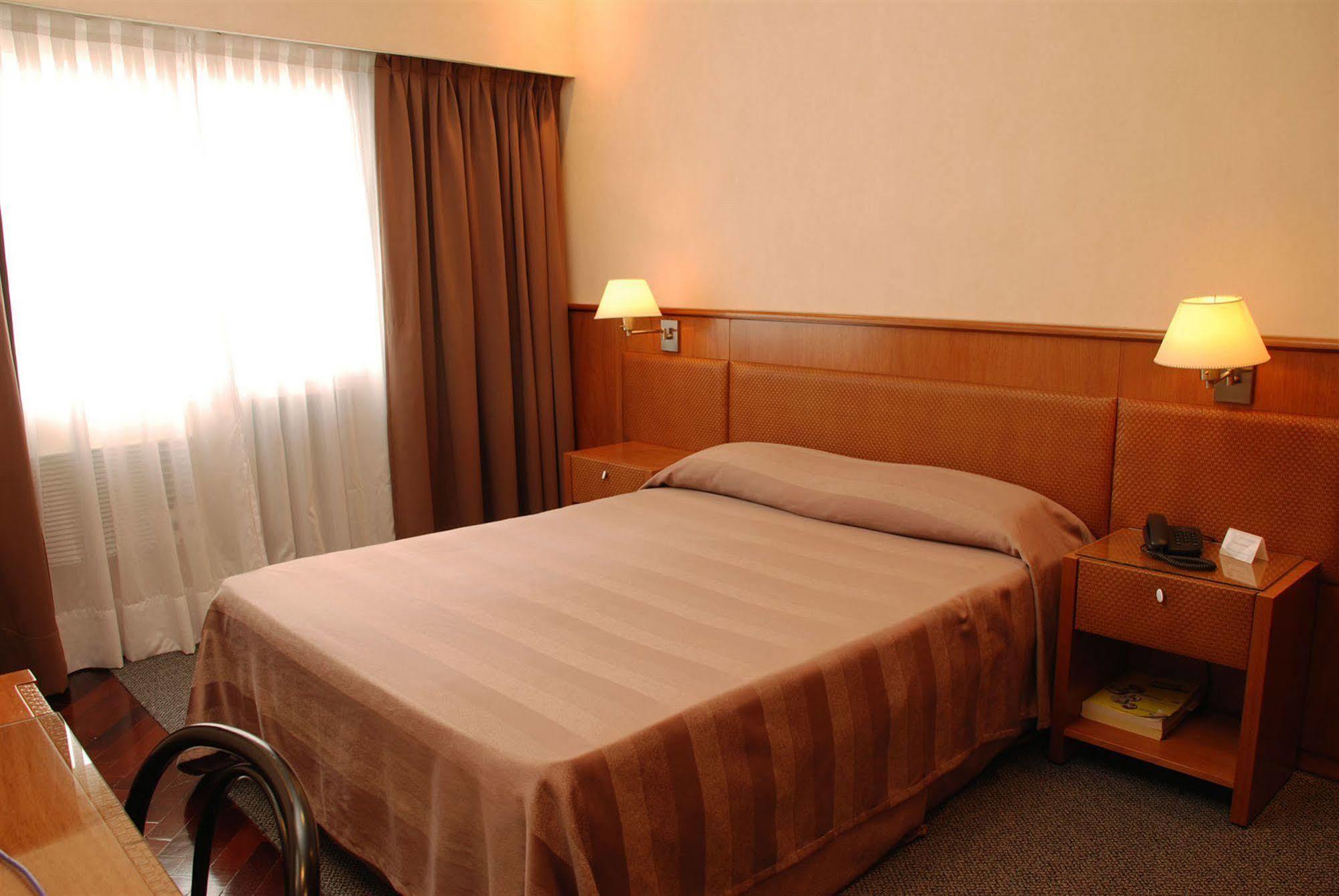 Hotel Napoleon Buenos Aires Zimmer foto